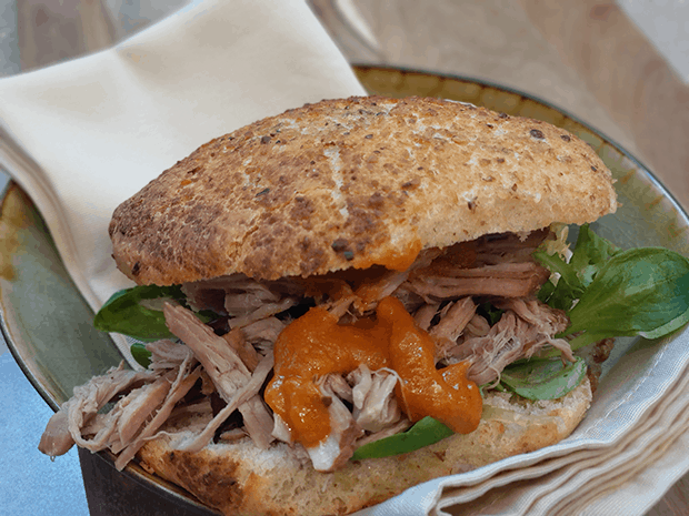 Thermomix pulled pork tijgerbroodje met ketchup